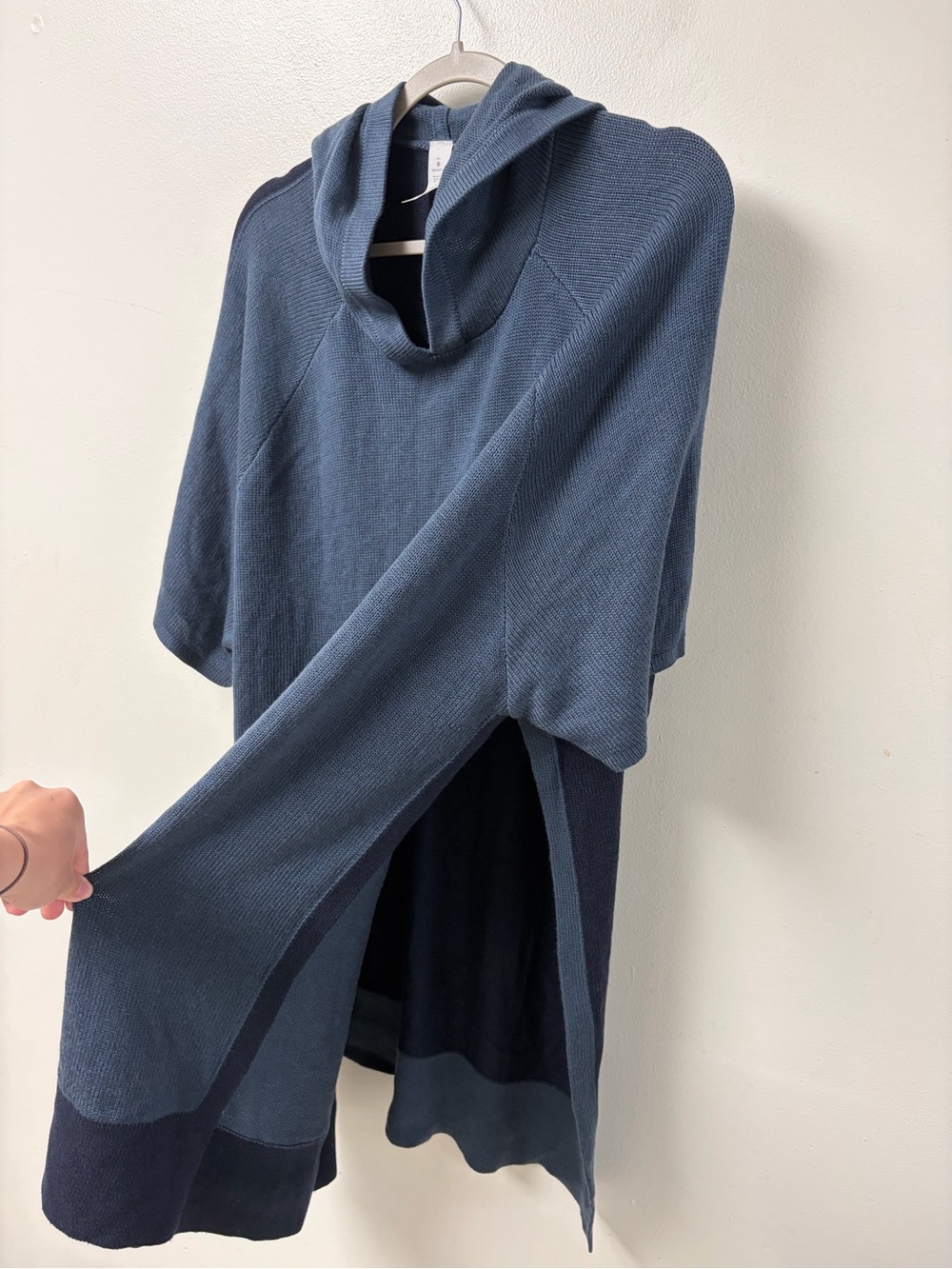 Lululemon Opened Up Poncho Cashmere Blend Blue Size Medium/Large - Picture 8 of 10